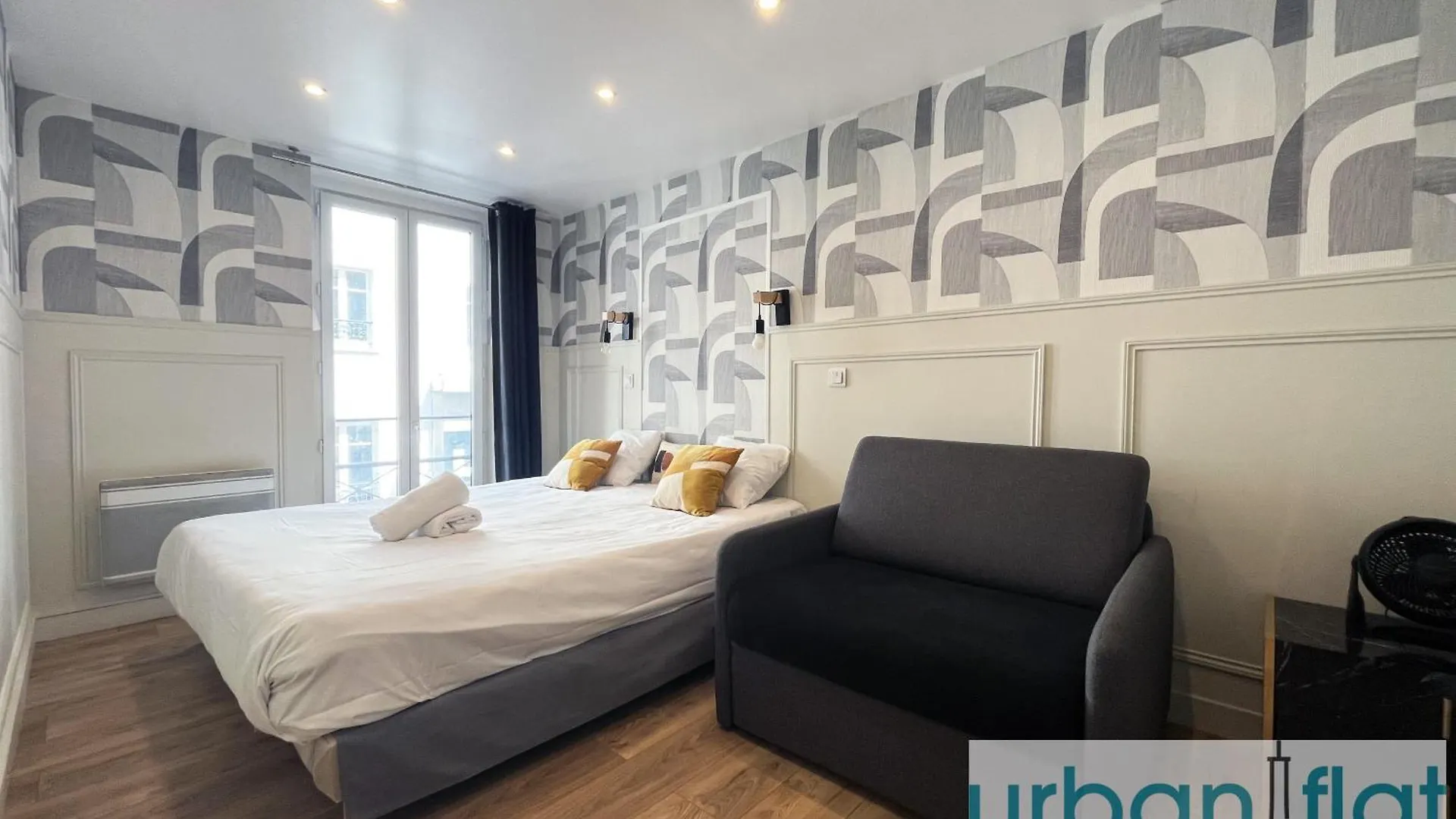 Urban Flat 13 - Pretty 2 Bedroom Parisian Flat Apartment *