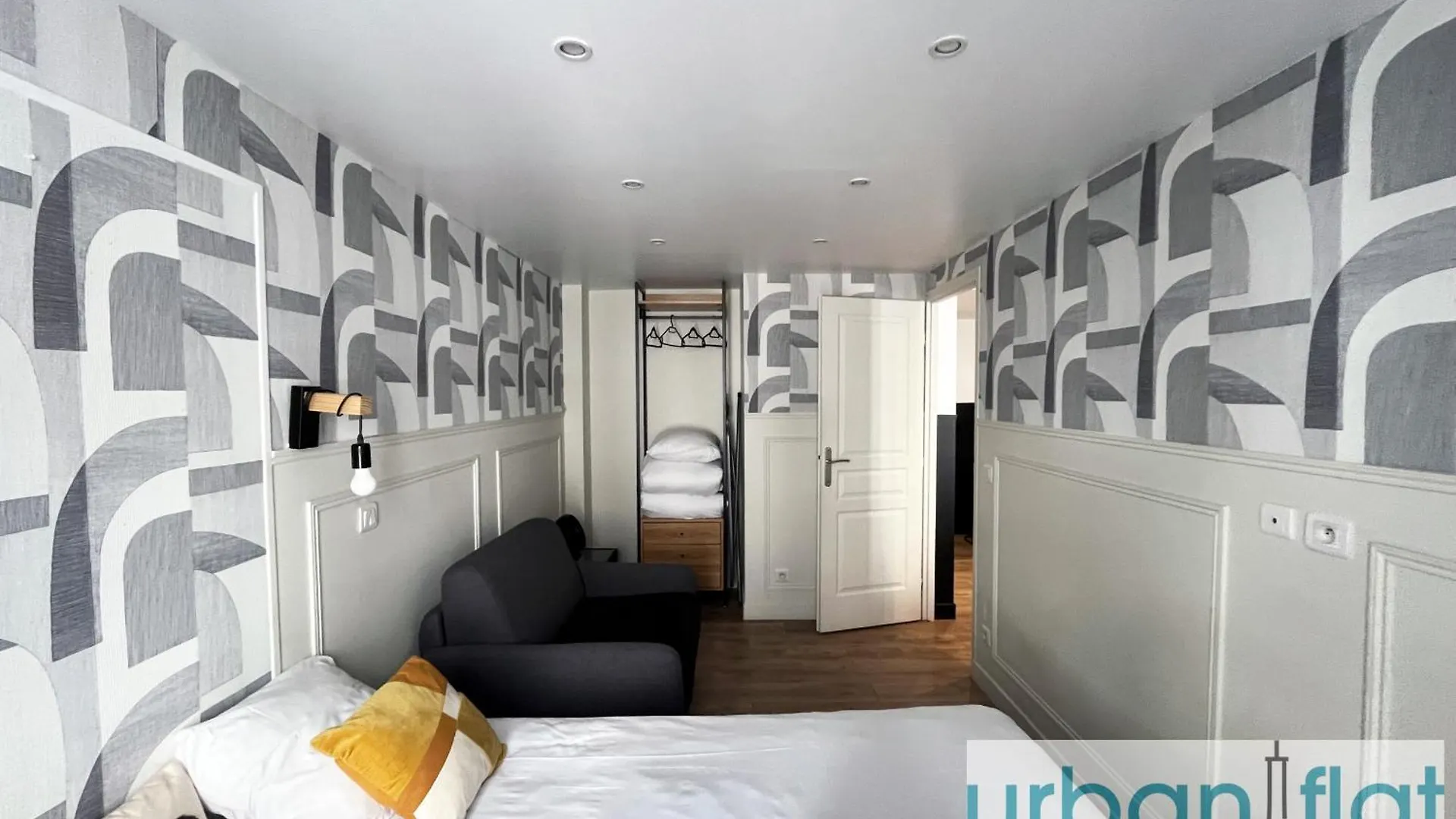 Urban Flat 13 - Pretty 2 Bedroom Parisian Flat Apartment *